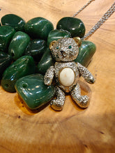 将图片加载到图库查看器，Champagne Jade Bear Pendant
