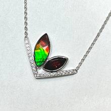 将图片加载到图库查看器，Ammolite Pendant Sterling Silver RABBIT Pendant with Garnet and Topaz
