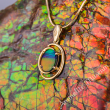 将图片加载到图库查看器，14K Gold Oval Harmony Ammolite Pendant
