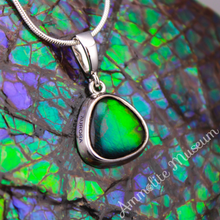 将图片加载到图库查看器，Sterling Silver Trilliant Ammolite Pendant
